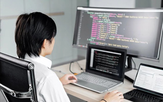 临朐 api php源码,下载的php源码怎么运行呢？